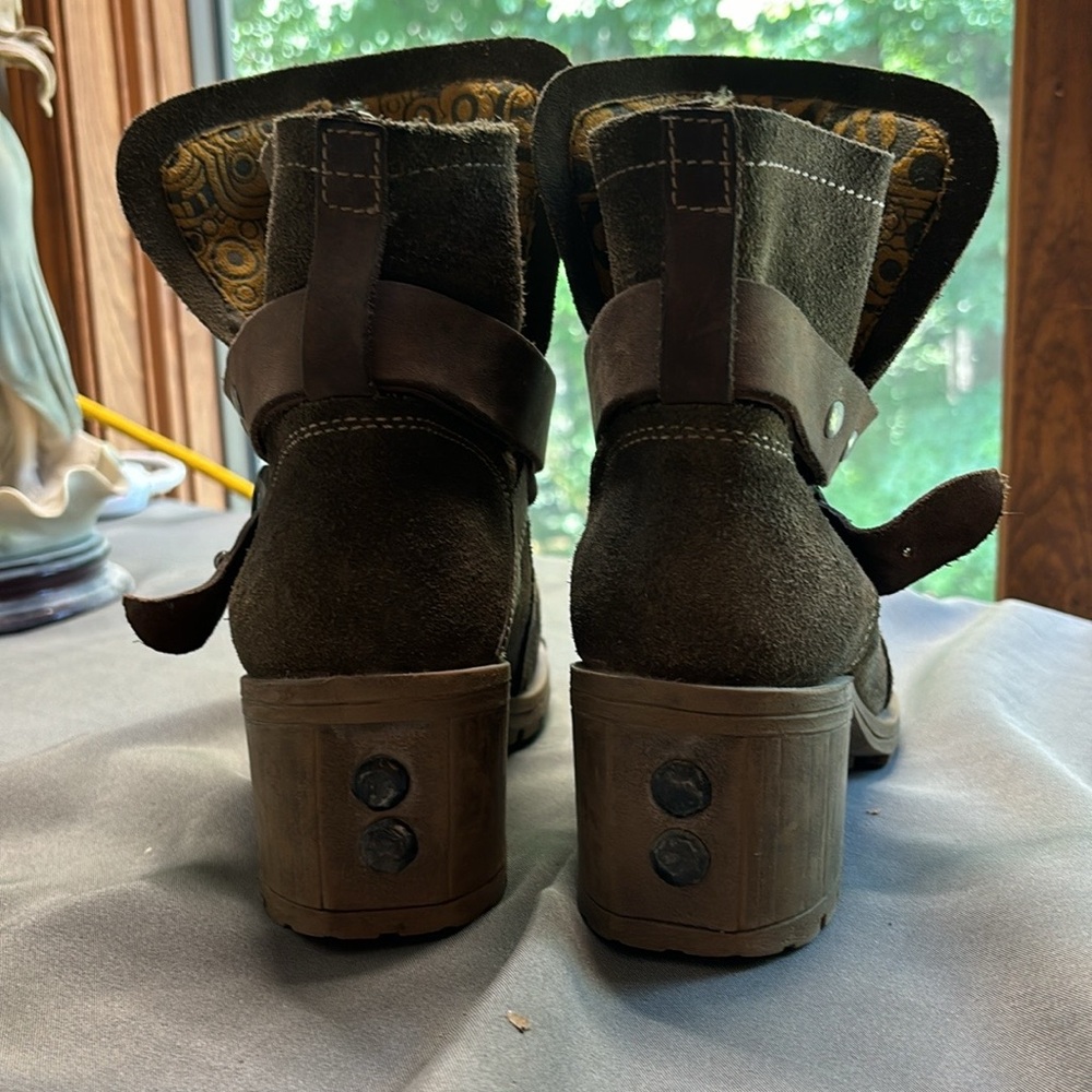Lok Fly London Boot - Picture 4 of 9